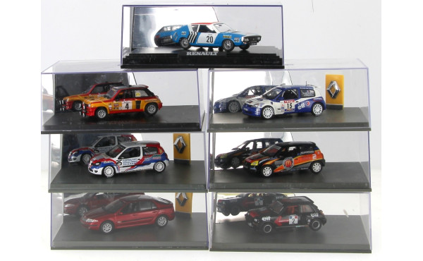 RENAULT - Lot de 7 voitures de course, e