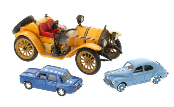 Voiture SCHUCKO mécanisme à clé et 2 voi