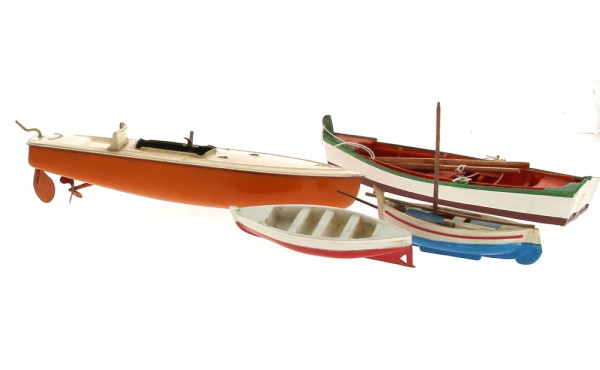 Lot comprenant un CANOT HORNBY Alcyon mé