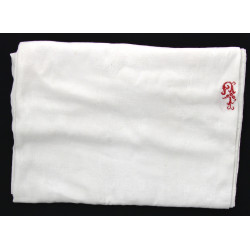 Lot comprenant un drap brodé, 2 draps à 