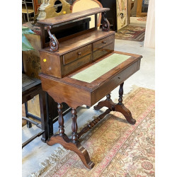 Petit bureau à gradins en placage d'acaj