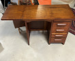 Petit bureau d'enfant ouvrant à 4 tiroir