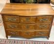 Commode XVIIIème en noyer et placage de 