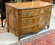 Commode XVIIIème en noyer et placage de 