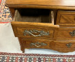 Commode XVIIIème en noyer et placage de 