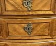 Commode XVIIIème en noyer et placage de 