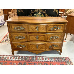 Commode XVIIIème en noyer et placage de 