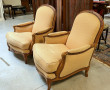Paire de bergères en bois mouluré (qq ta