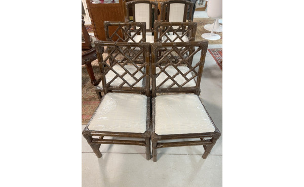 Paire de fauteuils en rotin et 4 chaises