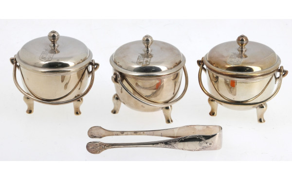CHRISTOFLE - Trois petits pots couverts 