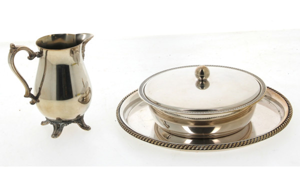 Lot de 3 pièces en métal argenté : pot c