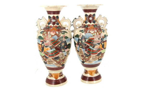 JAPON - Paire de grands vases en céramiq