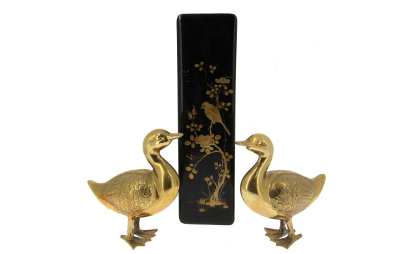 Coffret de forme allongée en laque noir 