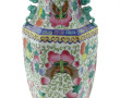 CHINE Xxème - Vase en porcelaine à décor