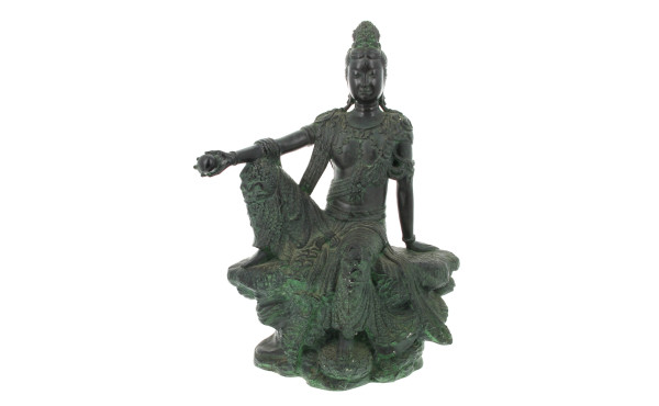 Belle divinité asiatique en céramique à 