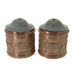 Paire de grands pots à tabac en grès bru