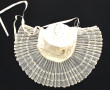 Coiffe alsacienne en tulle amidonné : on
