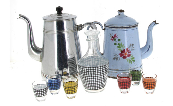 Lot comprenant 2 cafetières anciennes do
