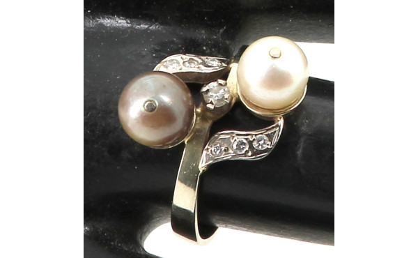 Bague en or 18 carats, poinçon tête d'ai