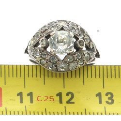 Bague ancienne en argent sertie de stras