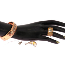 Petit lot de bijoux fantaisie : bague mo