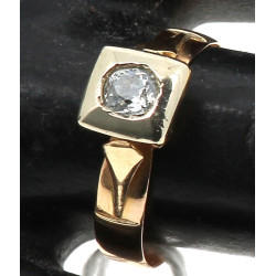Bague en or jaune 18 carats, poinçon têt