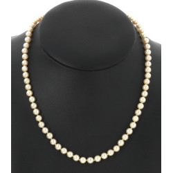 Collier shoker de perles de culture, fer