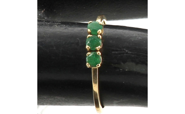 Petite bague en or jaune 18 carats, poin