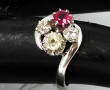 Bague en or gris 18 carats, poinçon tête