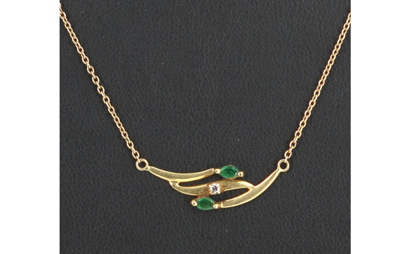 Collier en or jaune 18 carats, poinçon t