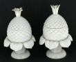 Paire de coupes ananas en faïence blanch