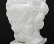 Buste de jeune fille, céramique blanche,