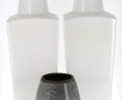Paire de hauts vases en céramique blanch