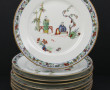 AU VASE ETRUSQUE Paris - 9 assiettes à e