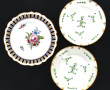 Lot de 3 assiettes en porcelaine : une a