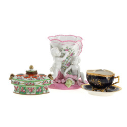 Encrier en porcelaine à décor floral : o