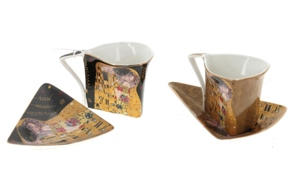 Paire de tasses et sous-tasses décor d'a