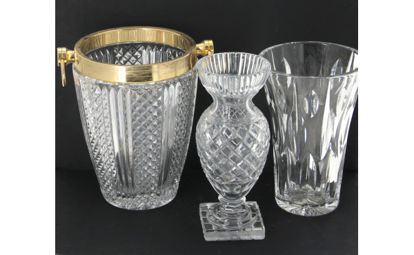 Lot comprenant 2 vases en cristal (H 23,