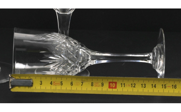 Eléments de service de verres à pied en 