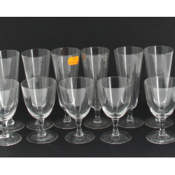 Lot de verres dépareillés : éléments de 