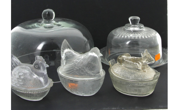 Lot de verreries comprenant une cloche e