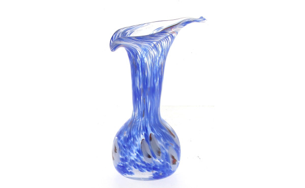 Petit vase en verre soufflé moucheté ble