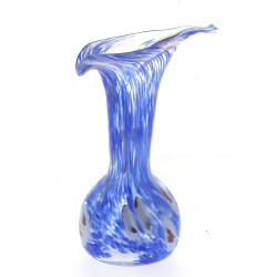 Petit vase en verre soufflé moucheté ble