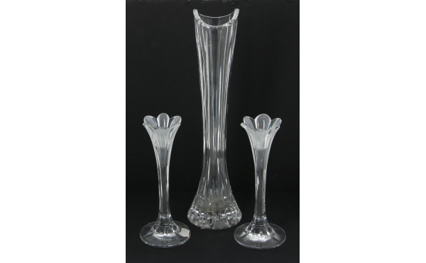 Paire de bougeoirs de table en cristal e