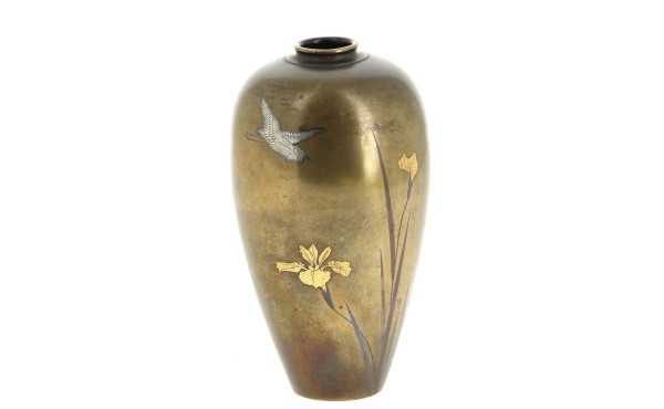 JAPON - Vase en bronze incrusté d'argent