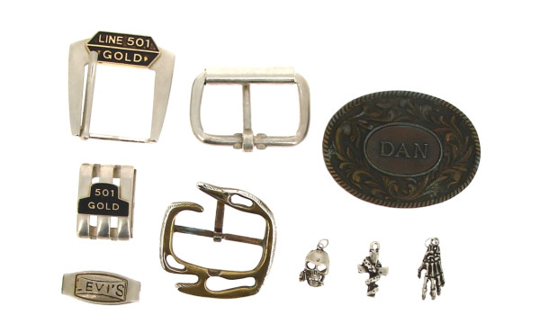 Lot de boucles de ceinture LEVIS et pass