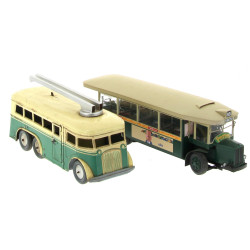 Un trolleybus mécanique à clé intégrée a