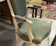 Fauteuil style cabriolet en bois laqué b