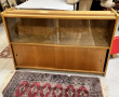 Vitrine vintage années 60 ouvrant en par