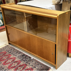 Vitrine vintage années 60 ouvrant en par